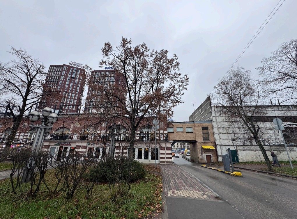 фасад дома, здание по адресу г Москва, ул Адмирала Макарова, д 6 стр 1